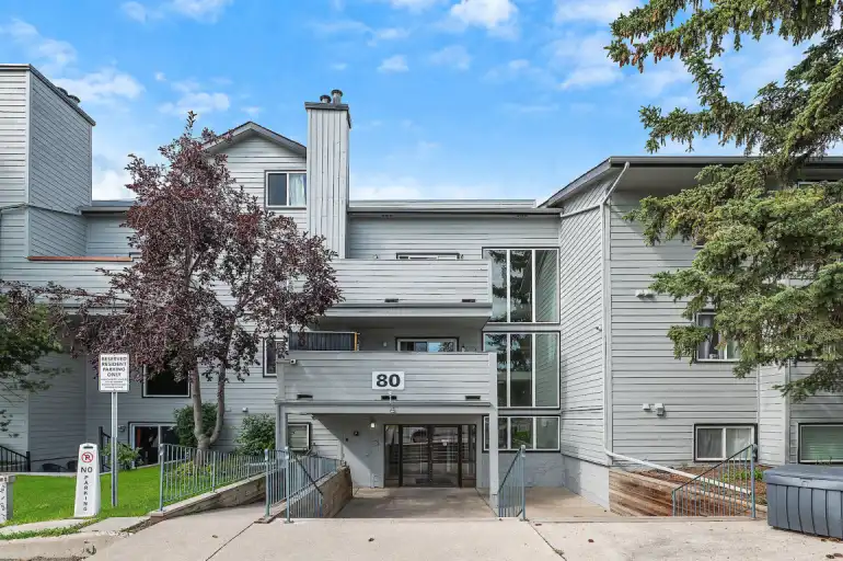 Top Floor 1 Bed + Den | Sunset Views | Heat & Water Included | 3403 - 80 Glamis Drive Southwest, Calgary | 3001986