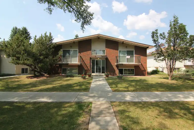 Large 3-BR/ 2 Bath in Fourplex, Near Bonnie Doon Mall, LRT | 8544 84 Avenue Northwest, Edmonton | 3002288