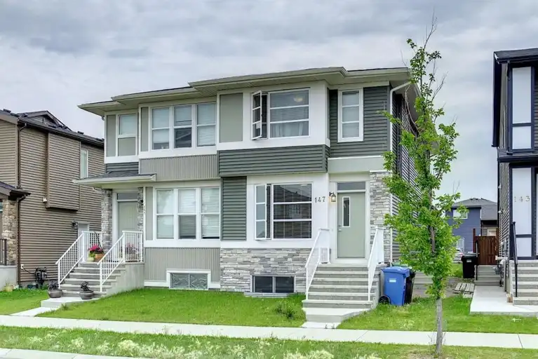 STYLISH 3 BED, 2.5 BATH MAIN LEVEL DUPLEX UNIT** | 147 Cornerstone Avenue NE, Calgary | 3002291