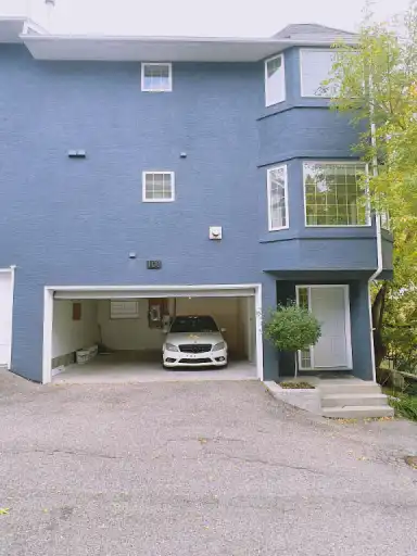 Spacious home in Crescent Heights | 402 2 Avenue Northeast, Calgary | 3002301