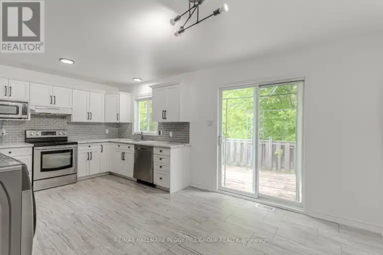 UPPER - 32 54TH STREET S | UPPER - 32 54TH STREET S, Wasaga Beach | 3028706