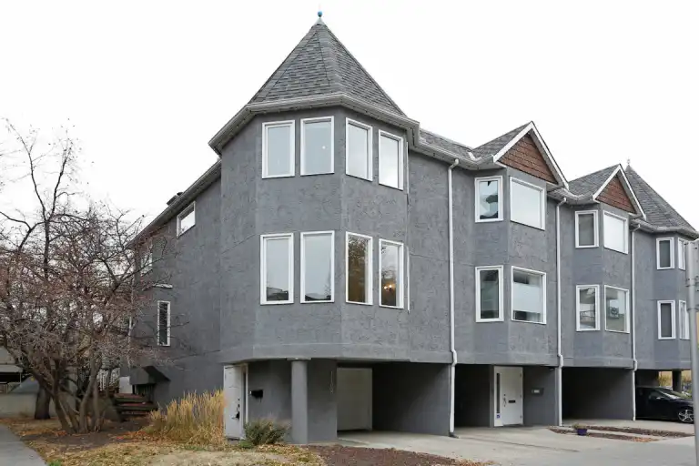 Townhouse w/ Private Garage in Beltline | 1108 15th Avenue Southwest, Calgary | 3025417