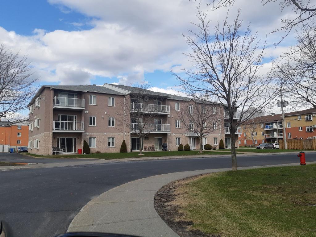 Grand 4 1/2 près du Parc de la Cité , Saint-Hubert | 3003664