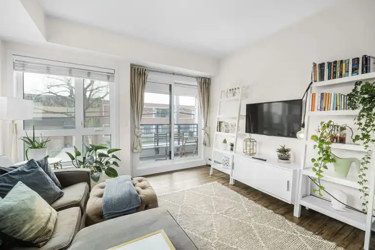 Stunning Furnished Mission Condo | 110 - 120 18 Avenue Southwest, Calgary | 3003916