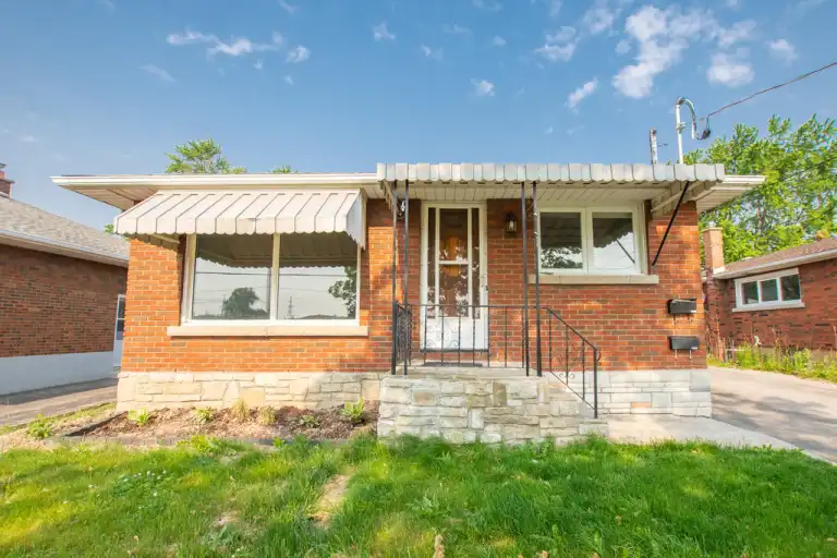 121 Golden Boulevard West | 121 Golden Boulevard West, Welland | 3025840