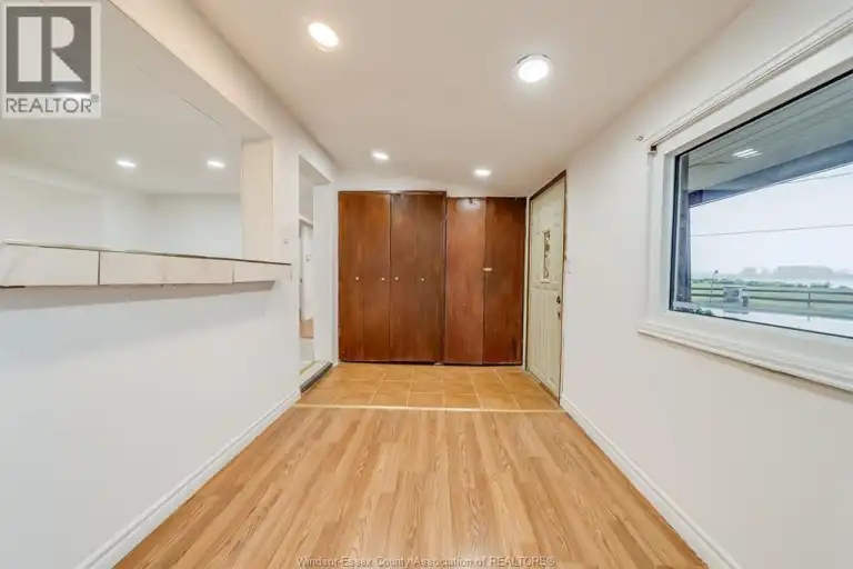 8057 RIVERSIDE DRIVE East Unit# UPPER | 8057 RIVERSIDE DRIVE East Unit# UPPER, Windsor | 3008234