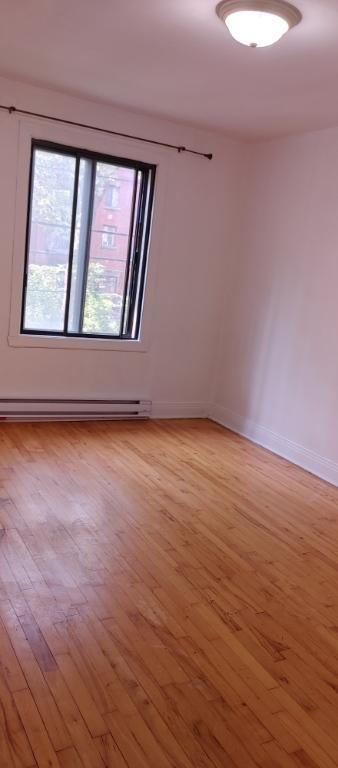 TRES GRAND 41/2 DANS LE HAUT DE COTE DES NEIGES LIMITE OUTREMONT ET VILLE MONT -ROYAL | 3008473