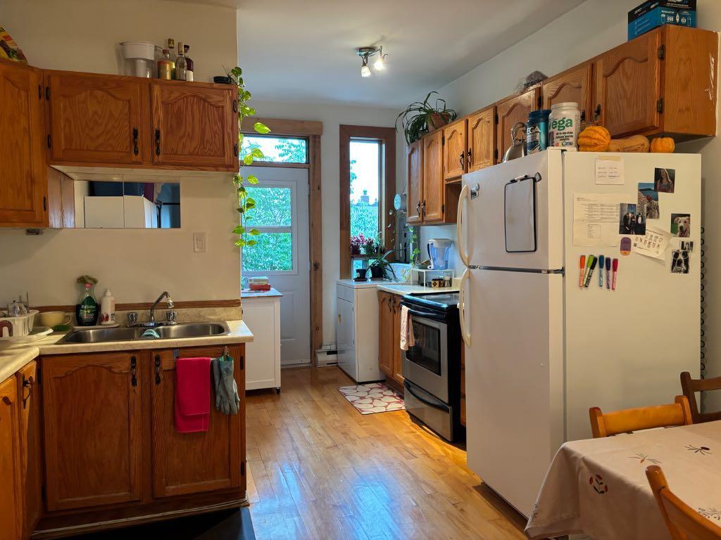 Charmant 3 1/2 à pied du marché et du métro Jean-Talon, du parc Jarry et tous les autres commodités du quartier | 3008479