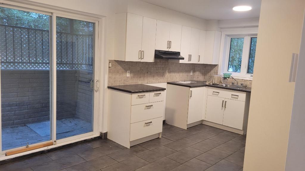 5 1/2 Demi sous-sol à Longueuil (arrondissement vieux-Longueuil) rénové | 3030854