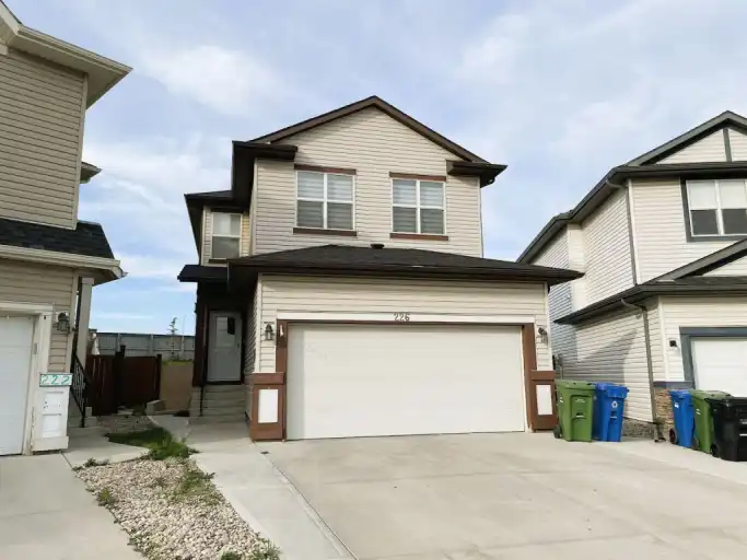 Beautiful 3 Bed 2.5 Bath Main Floor | Fully Private | Over 1800 Sq Ft | 226 Covebrook Court Northeast, Calgary | 3017666