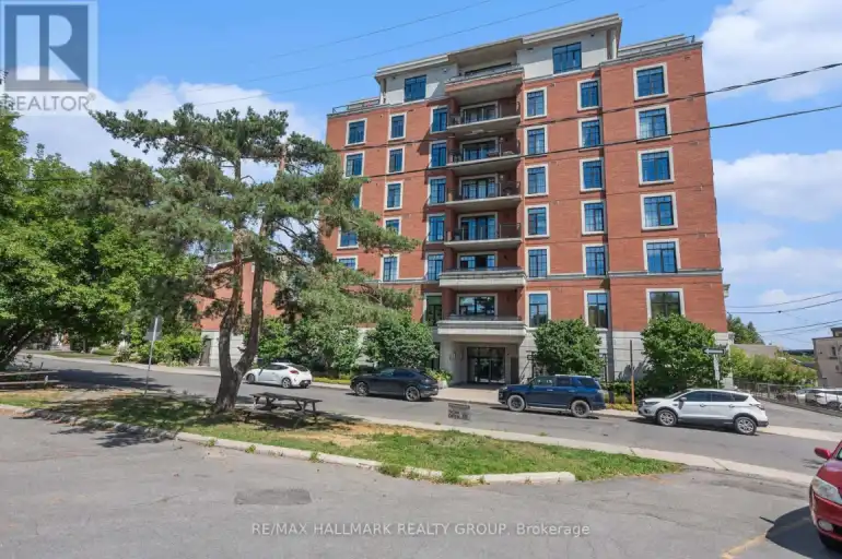205 - 327 BREEZEHILL AVENUE S | 205 - 327 BREEZEHILL AVENUE S, Ottawa | 3009746