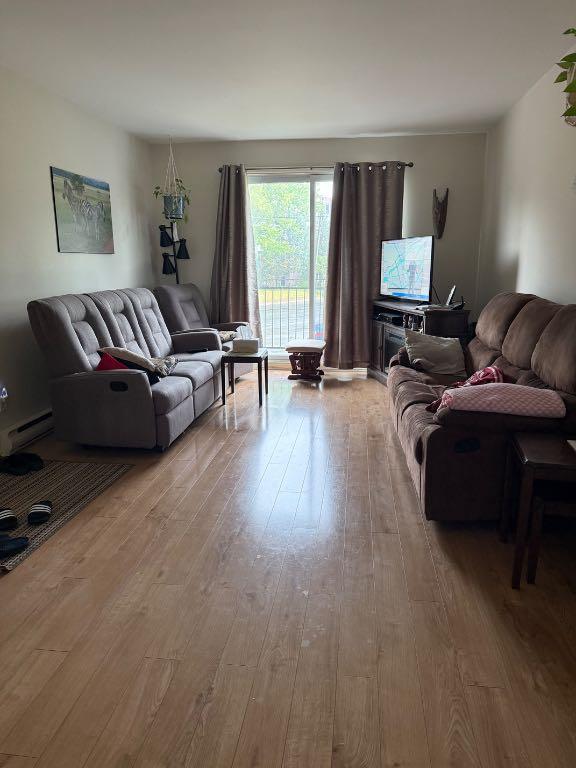 SAINT-HUBERT, 4 1/2 A LOUER 1 ER etage pres tous services | 3010459