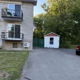 41/2 a Laval dispo 1 Sept 2025 internet 2 stationnements, Thermopompe chaud et froid | 3010475
