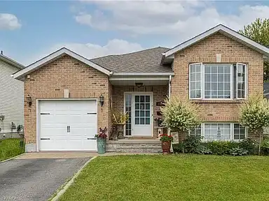 All-inclusive comfort with space to live, work, and thrive in Kingston’s west end. - Available October 15th! | 1319 Thornwood Crescent, Kingston | 3011227