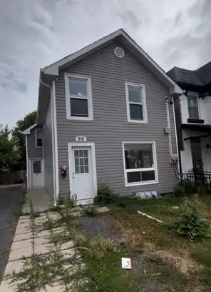 219 Montreal Street - Upper Unit, 2 bed, 1 bath | 219 Montreal Street, Kingston | 3011606