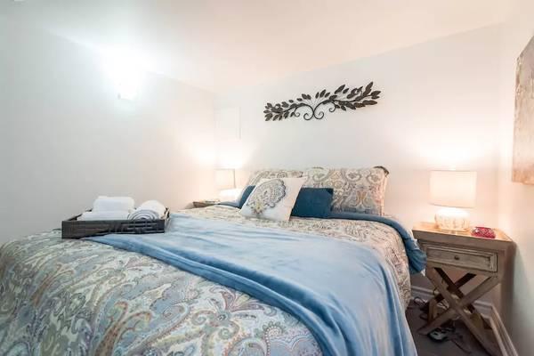 Superbe 41/2 41/2 3 1/2 Tout Inclus! Meuble complet, 5min Metro 2 cac | 3012032