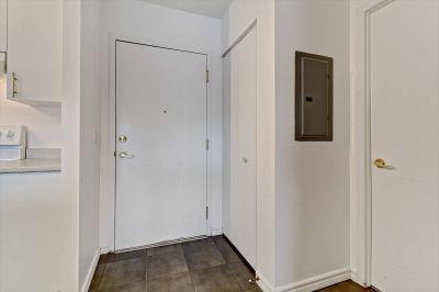 Québec, Charlesbourg, 3 ½ rénové, Stationnement | 3024947