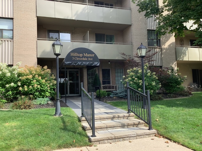 BRANTFORD’S BEST KEPT SECRET- Hilltop Manor | 3 Cloverdale Avenue, Brantford | 3036959