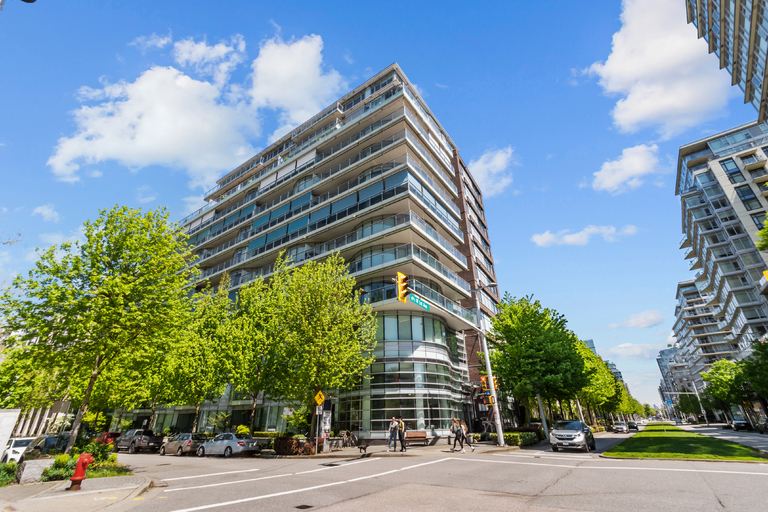 STUNNING FULLY FURNISHED 2BED 2BATH + FLEX ROOM, GORGEOUS VIEWS | 181 West 1st Avenue, Vancouver | 3013707