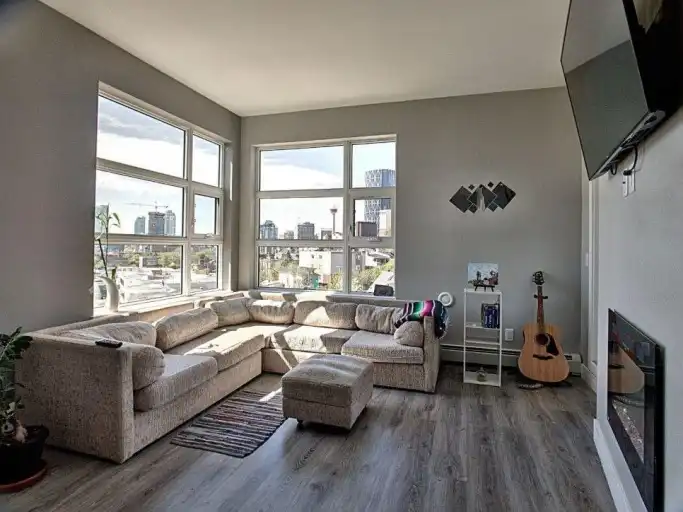 416 V&V Bridgeland | 515 4 Avenue Northeast, Calgary | 3013750