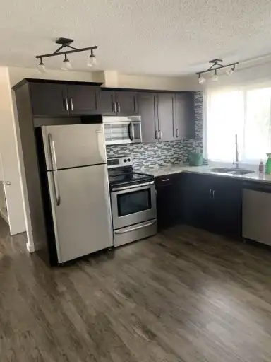 5 Bedroom house by West Edmonton mall and Behind Misericordia Hospital | 8804 169 Street Northwest, Edmonton | 3036619