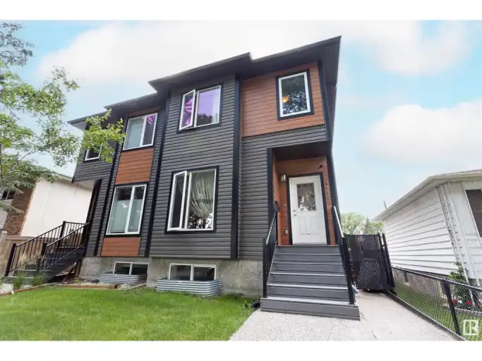 Duplex in beautiful Forest Height with finished basement | 10328 83 Street Northwest, Edmonton | 3013782