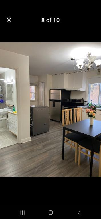 4 1/2 Chomedey 2e etage Stationnement disponible | 3014088