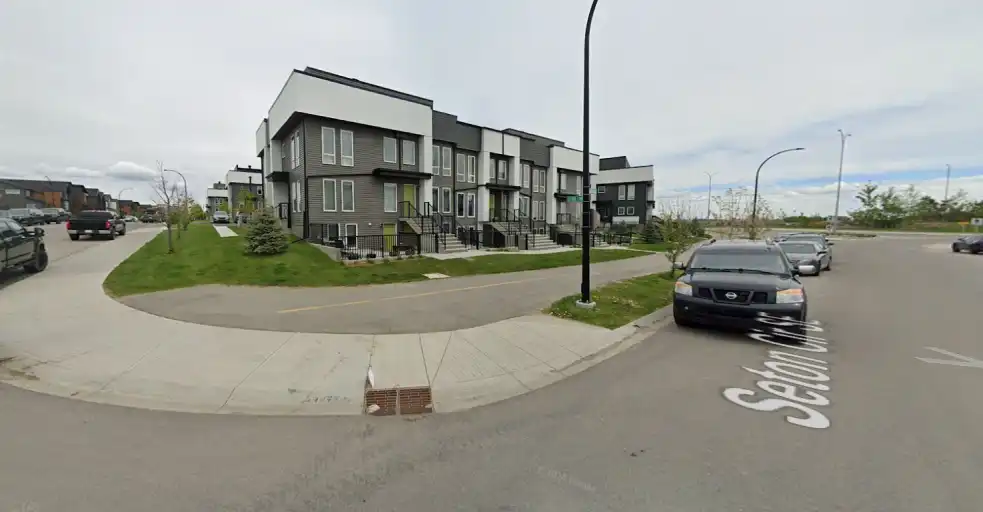 Pet-Friendly One-Bedroom Lower Unit Townhouse | 338 Seton Circle Southeast, Calgary | 3014234