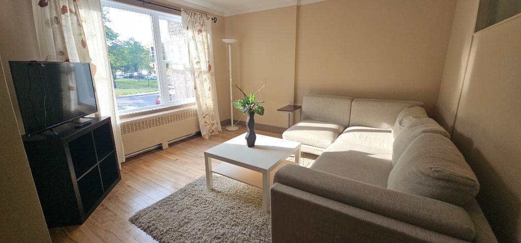Logement 5 1/2 (3 vraies chambres fermées) @ louer MEUBLÉ avec climatisation | 3014460