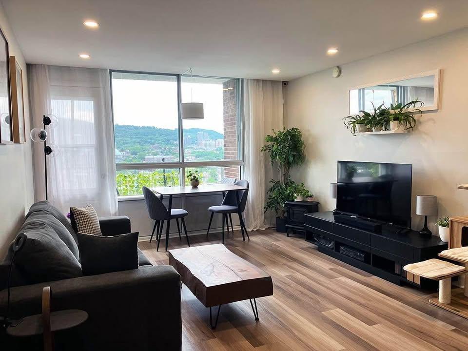 Plateau – 4 ½ lumineux & commodités / Bright &Amenities – Octobre | 3014461