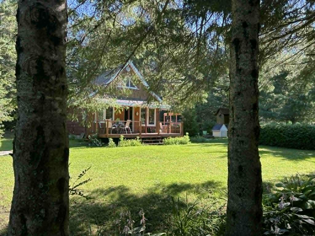 Chalet 4 saisons à louer à St-René de Matane du 1er Octobre au 31 mai 2026. | 3014468