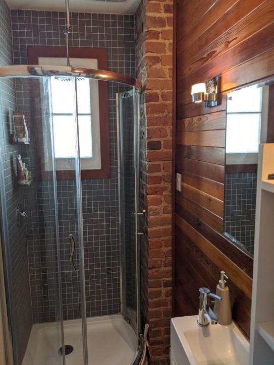 très beau 4 et demi style loft ; 1310 $ ; pour 1er octobre 2025 ; | 3015247