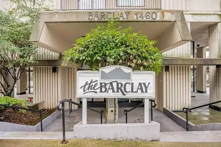 Uniquely laid out Renovated Bachelor Apartment with South West Views & Corner Balcony in Heart of West End | 1460 Barclay Street, Vancouver | 3015474