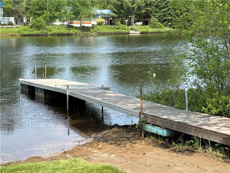 Cozy Lakeside Getaway | 3015609