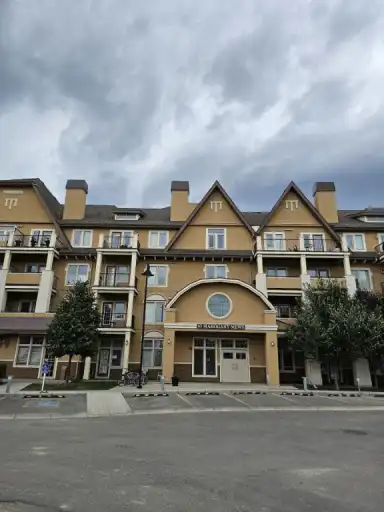 EXCELLENT LOCATION! LAKE ACCESS! BEAUTIFUL 1 BEDROOM CONDO located in MAHOGANY | 111 - 10 Mahogany Mews Southeast, Calgary | 3015883