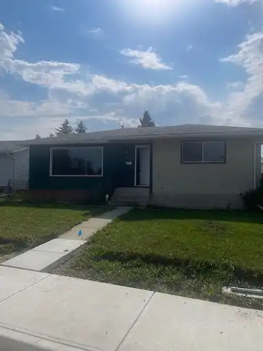 Newly renovated house - 3 bedroom - Ottewell  Neighbourhood | 5215 90A Avenue Northwest, Edmonton | 3015884