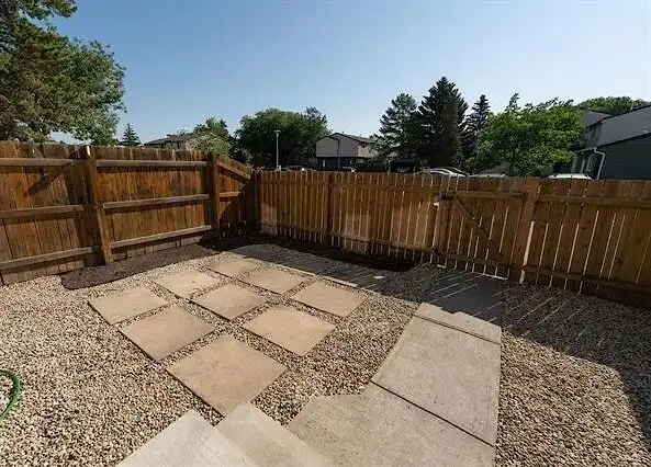 SPACIOUS 3-BEDROOM Townhouse in Belmead Garden | Edmonton | 3038639