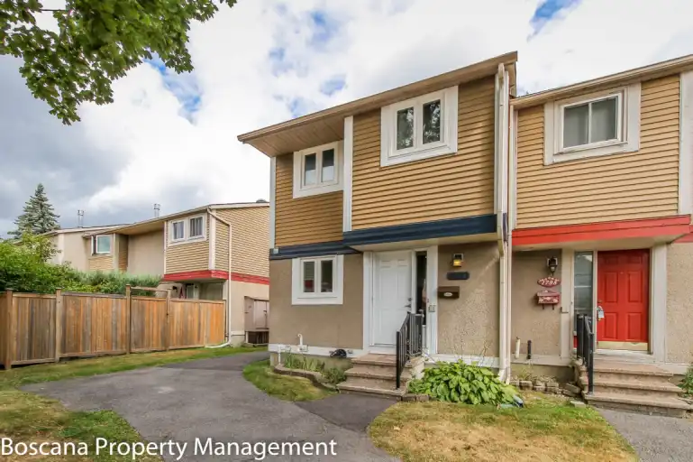 1800 Stonehenge Crescent - 1 | 1800 Stonehenge Crescent -, Ottawa | 3038875