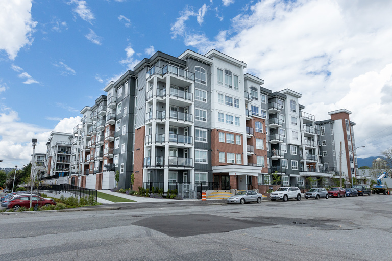 Beautiful 1 Bedroom Condo In Port Coquitlam! | 2180 Kelly Avenue, Port Coquitlam | 3017619