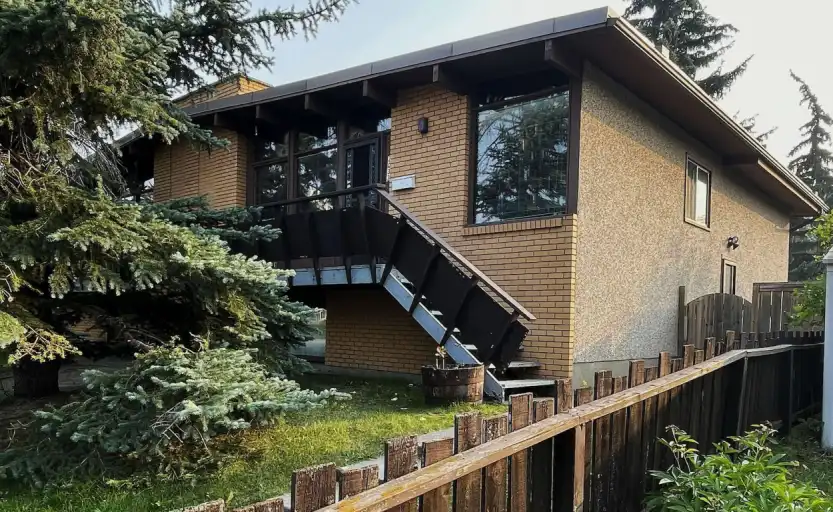 4 BEDROOM DUPLEX FOR RENT UNIVERSITY HEIGHTS CALGARY NW | 2033 Urquhart Road Northwest, Calgary | 3017700