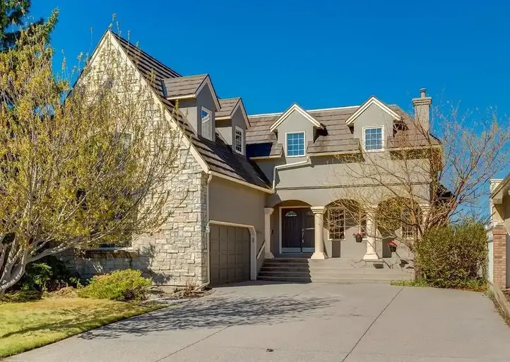 6 bedroom, well loved, executive home 15 mins away from downtown Calgary | Calgary | 3017706