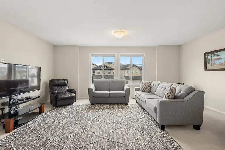 Furnished 3 Bed, 2.5 Bath, Attached 2-Car Garage, Central AC & All Utilities | Calgary | 3018010