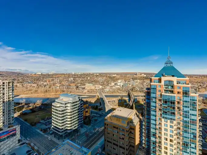 Spacious Corner Unit with City Views | 2 Bed, 2 Bath + Parking | 2806 - 930 6 Avenue SW, Calgary | 3018040
