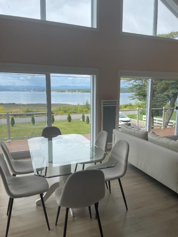 MAISON À LOUER, BORD DU FLEUVE | 3018100