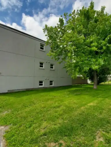 3rd FLOOR 2 Bdrm! TONS OF NATURAL LIGHT!!! Avail. OCT 1st or sooner! | 86 Brock Street East, Oshawa | 3018848