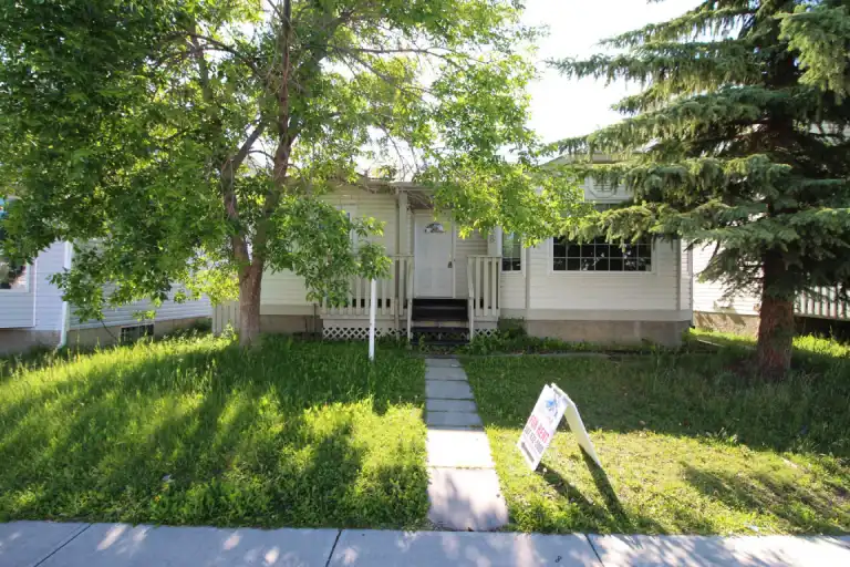 338 Costa Mesa Close NE | 338 Costa Mesa Close Northeast, Calgary | 3019760