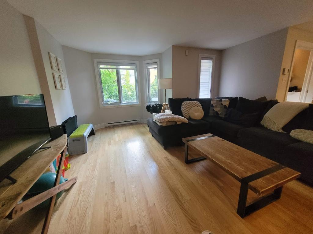 Grand Condo à Rosemont ( stationnement inclus ) | 3019834