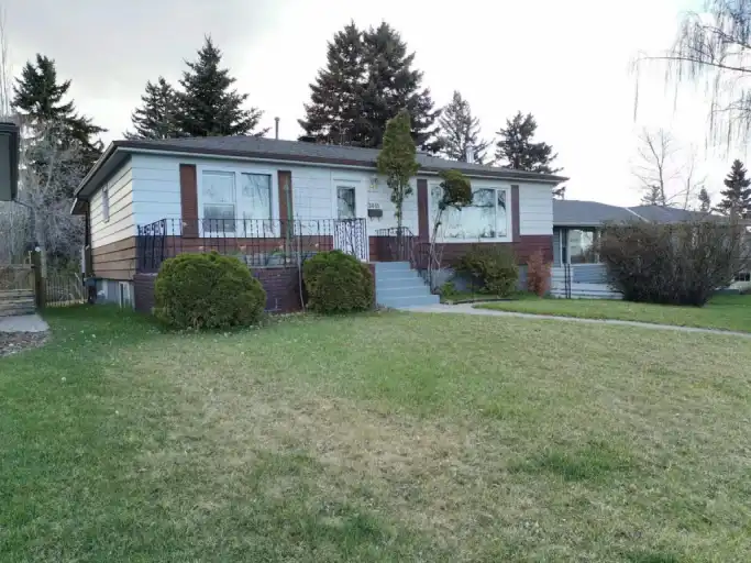 Upper floor# Single house# Richmond# Near downtown# Utilities included | 3011 25 Street Southwest, Calgary | 3020090