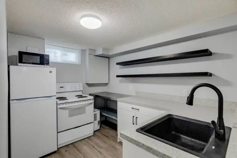 Newly renovated LEGAL Basement Suite 1bd/1bth w/separate LOCKED Storage Room | Calgary | 3020110
