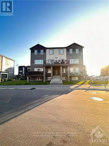 704C - 704 AMBERWING PRIVATE | 704C - 704 AMBERWING PRIVATE, Ottawa | 3020282